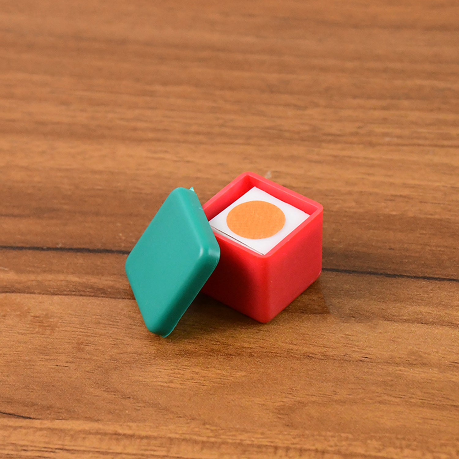 Magic Colour Vision Dice Trick Toy (1 Set) Magic Colour Vision Dice Trick Toy (1 Set)
